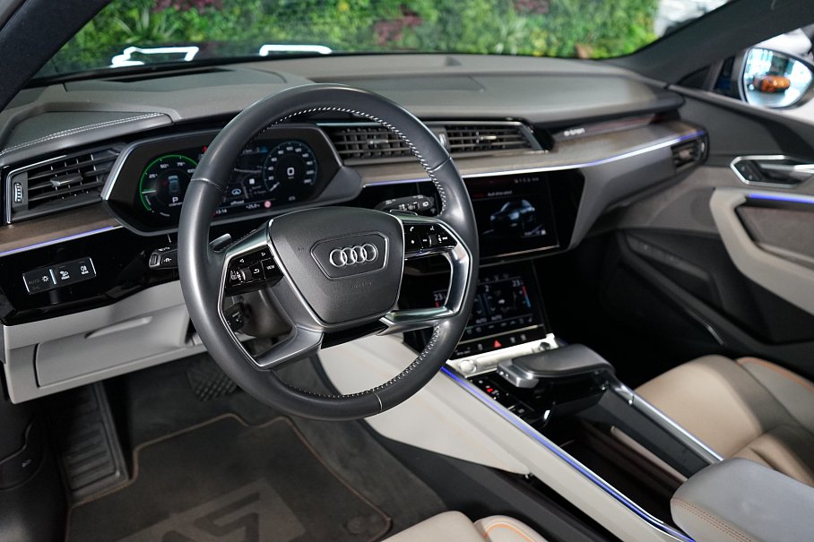 Audi E-tron 55 quattro