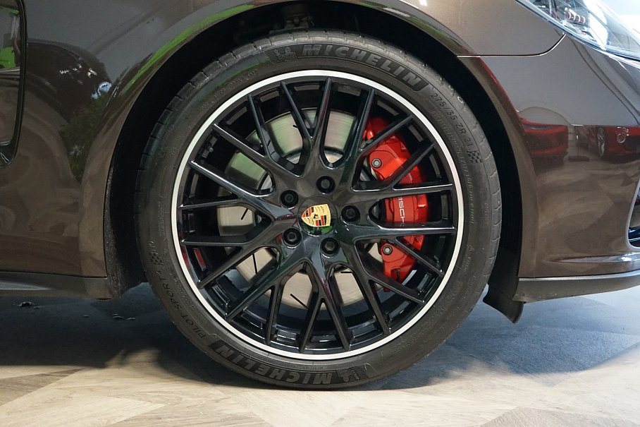 Porsche Panamera Sport Turismo Turbo