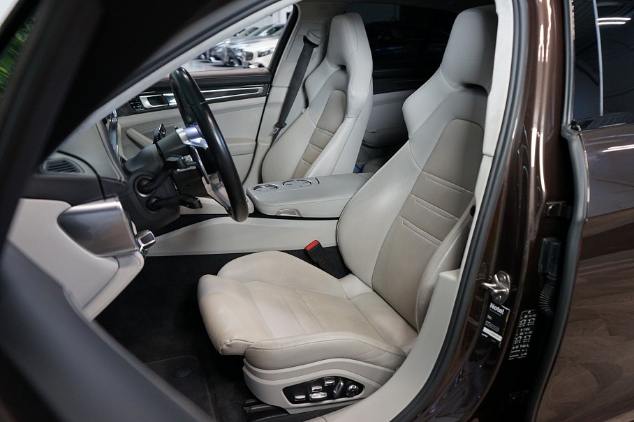 Porsche Panamera Sport Turismo Turbo