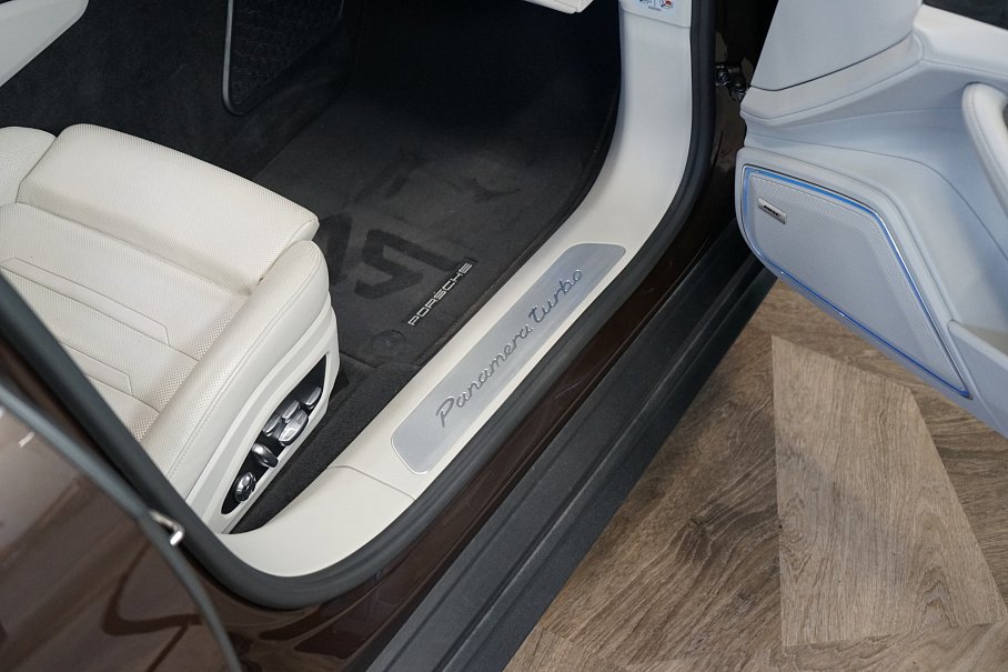 Porsche Panamera Sport Turismo Turbo