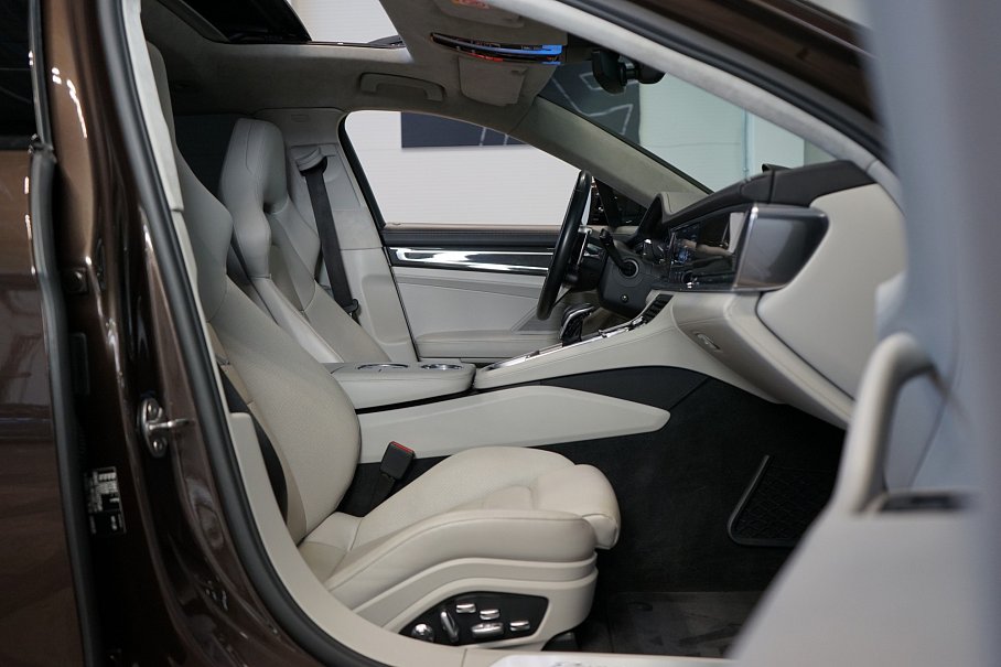 Porsche Panamera Sport Turismo Turbo