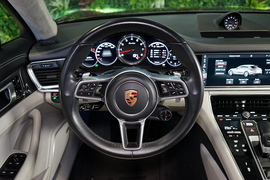 Porsche Panamera Sport Turismo Turbo