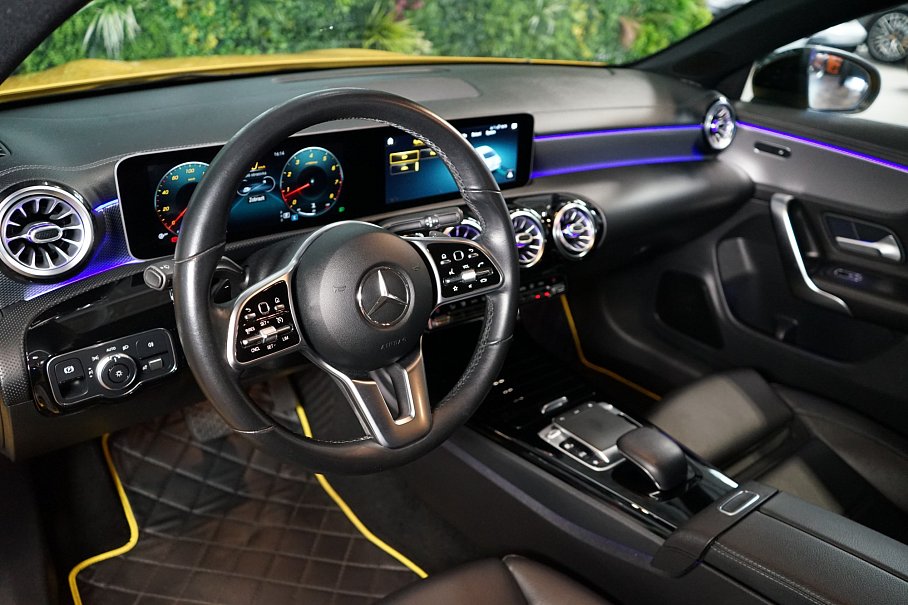 Mercedes-Benz CLA 220