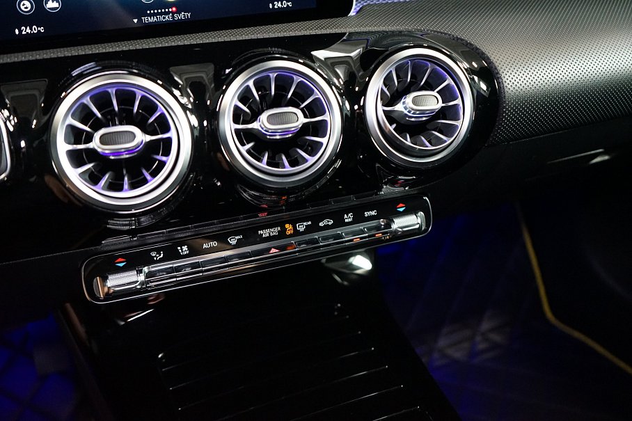 Mercedes-Benz CLA 220