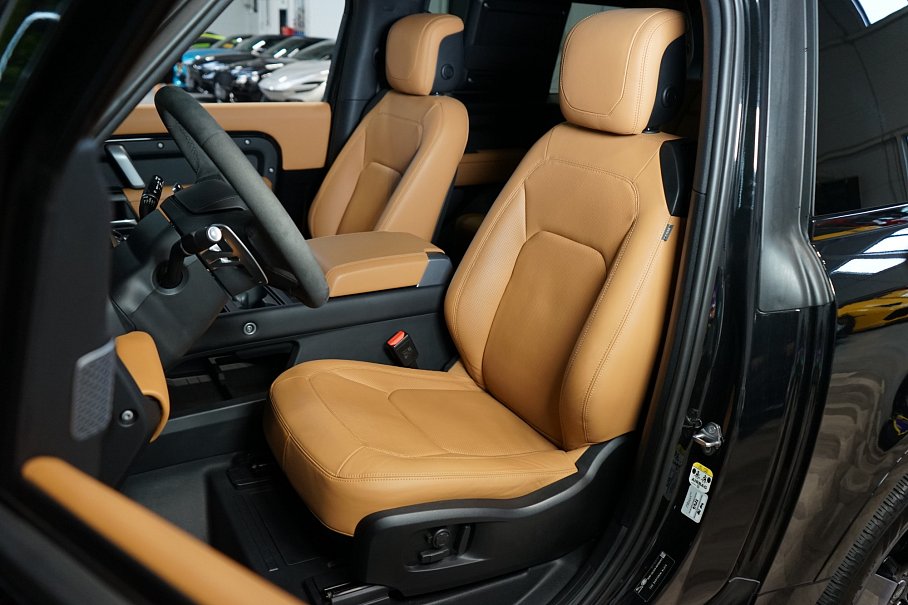 Land Rover Defender 90 P525