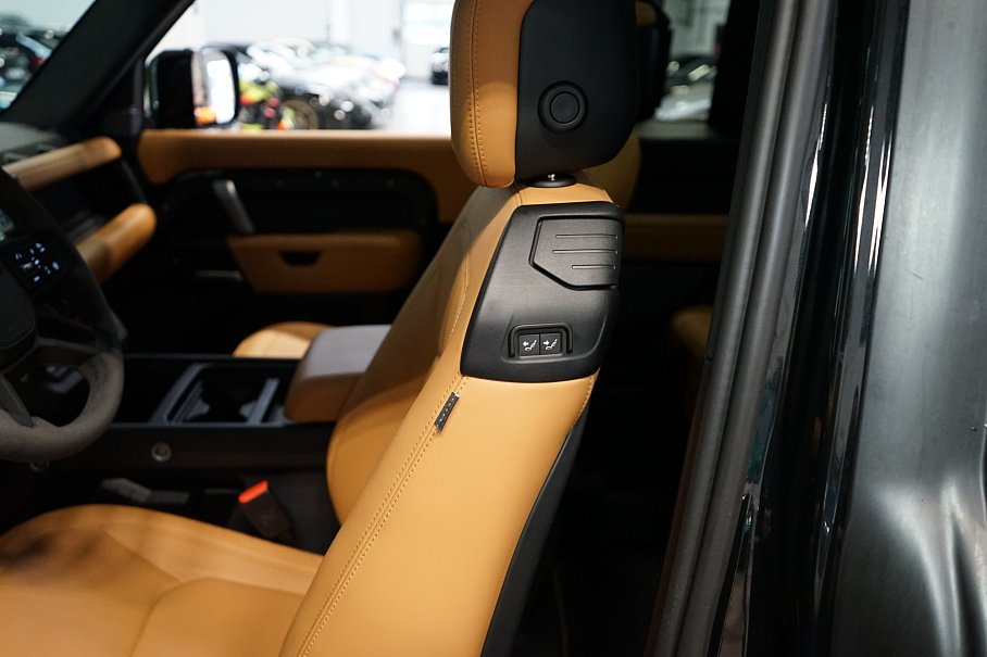 Land Rover Defender 90 P525