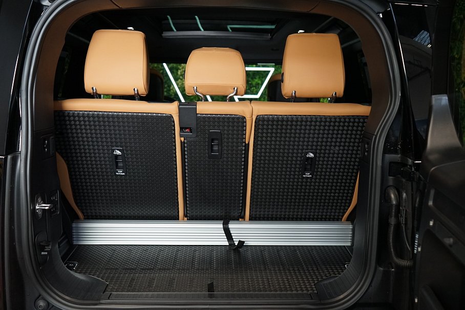 Land Rover Defender 90 P525