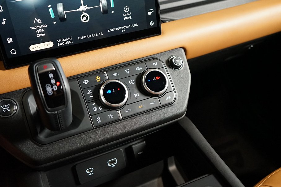 Land Rover Defender 90 P525