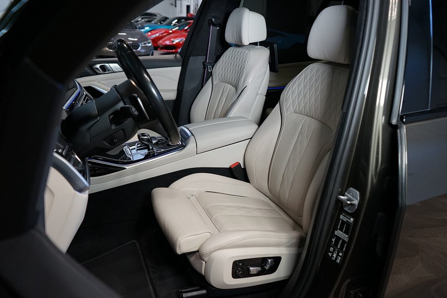 BMW X7 M50i xDrive