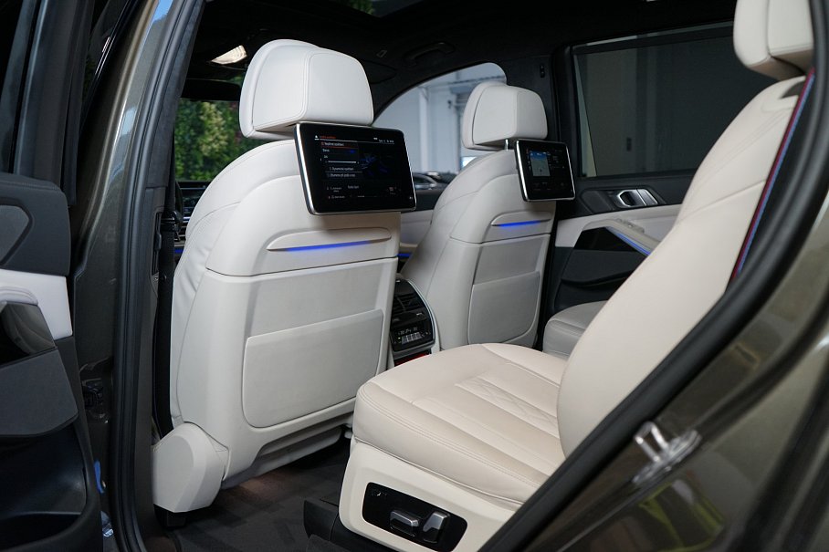 BMW X7 M50i xDrive