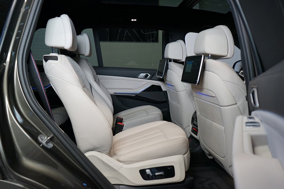 BMW X7 M50i xDrive