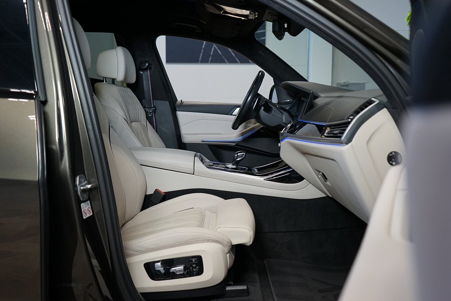 BMW X7 M50i xDrive