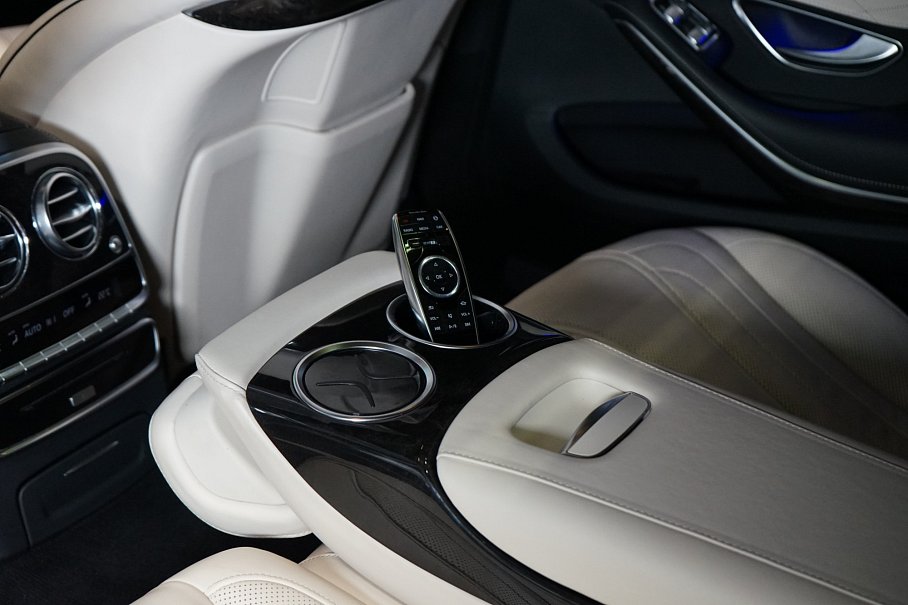 Mercedes-Benz Třída S 560 4Matic