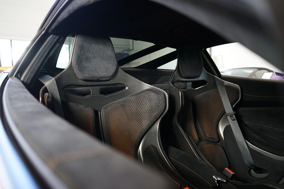 McLaren 765LT 