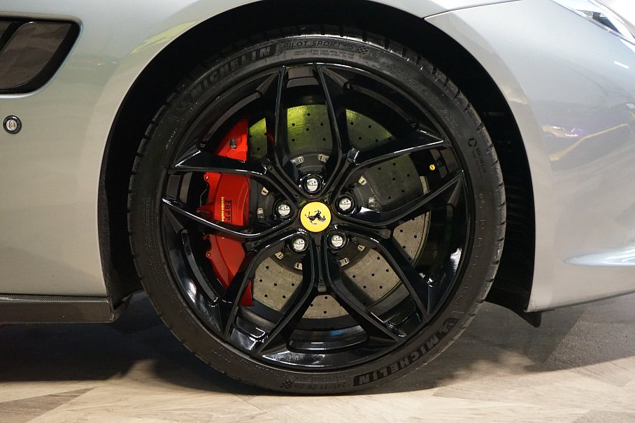 Ferrari GTC4 Lusso T