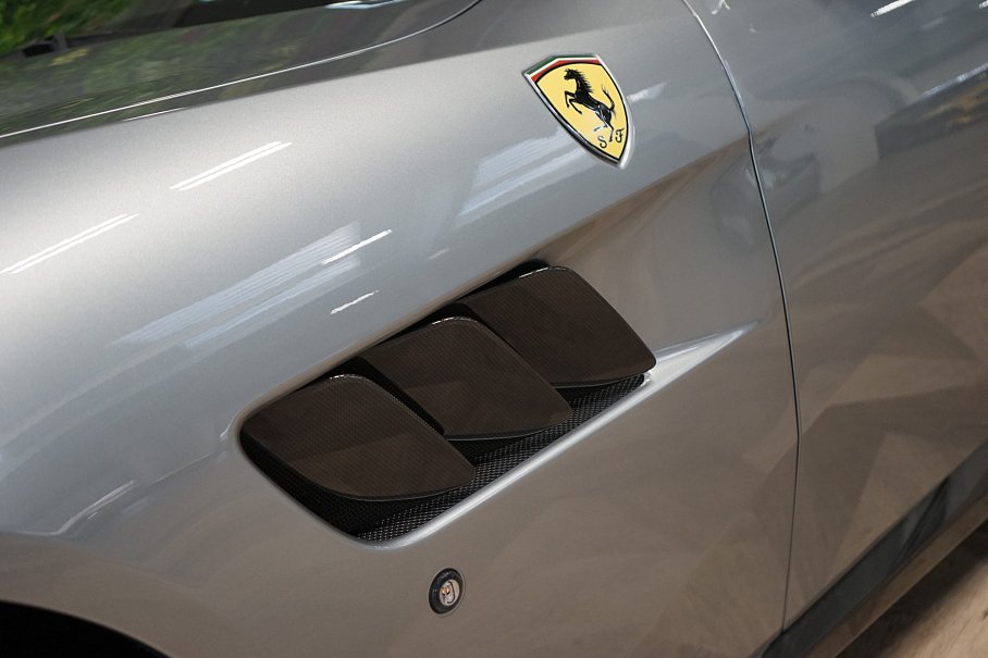 Ferrari GTC4 Lusso T