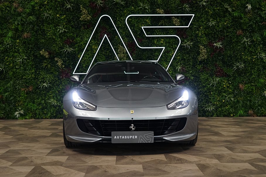 Ferrari GTC4 Lusso T