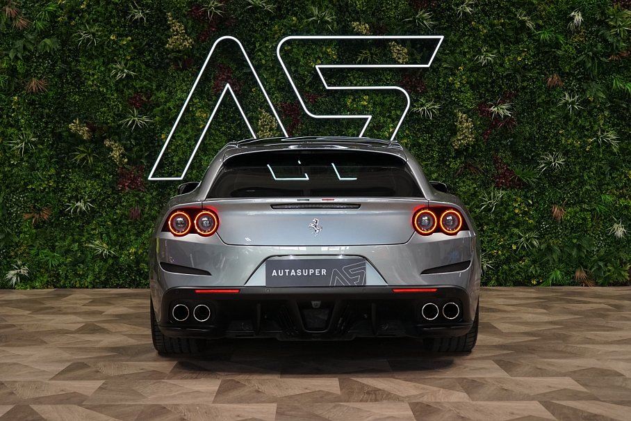 Ferrari GTC4 Lusso T