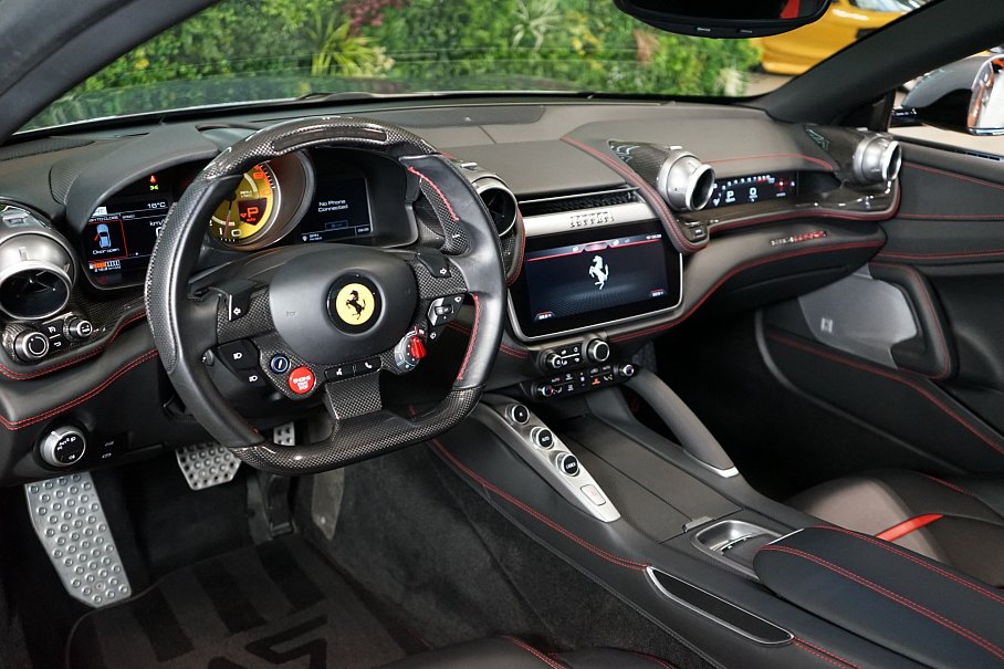 Ferrari GTC4 Lusso T