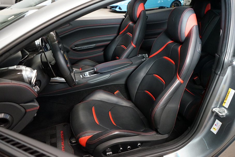 Ferrari GTC4 Lusso T