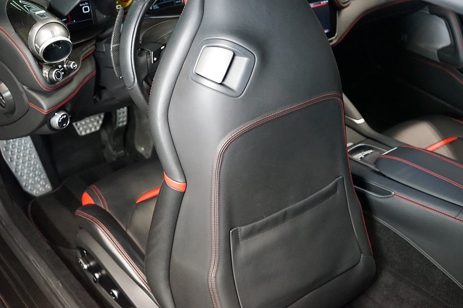 Ferrari GTC4 Lusso T