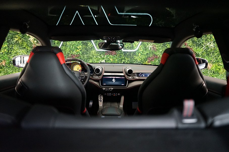 Ferrari GTC4 Lusso T