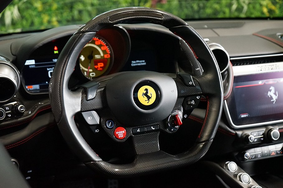 Ferrari GTC4 Lusso T