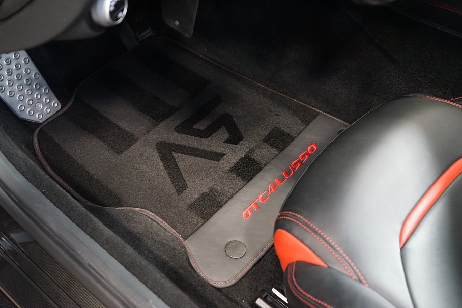 Ferrari GTC4 Lusso T