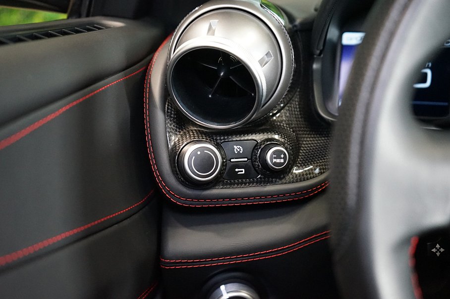 Ferrari GTC4 Lusso T