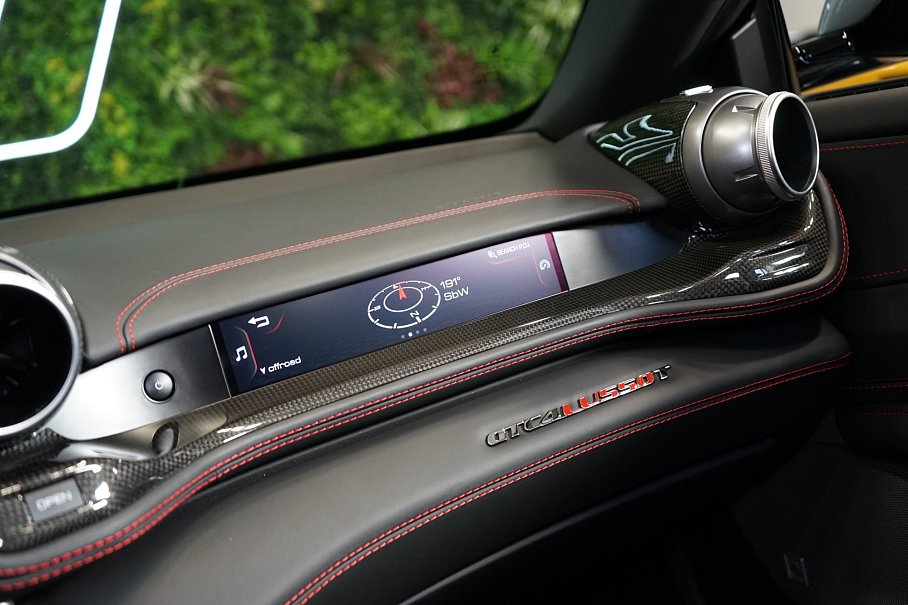 Ferrari GTC4 Lusso T