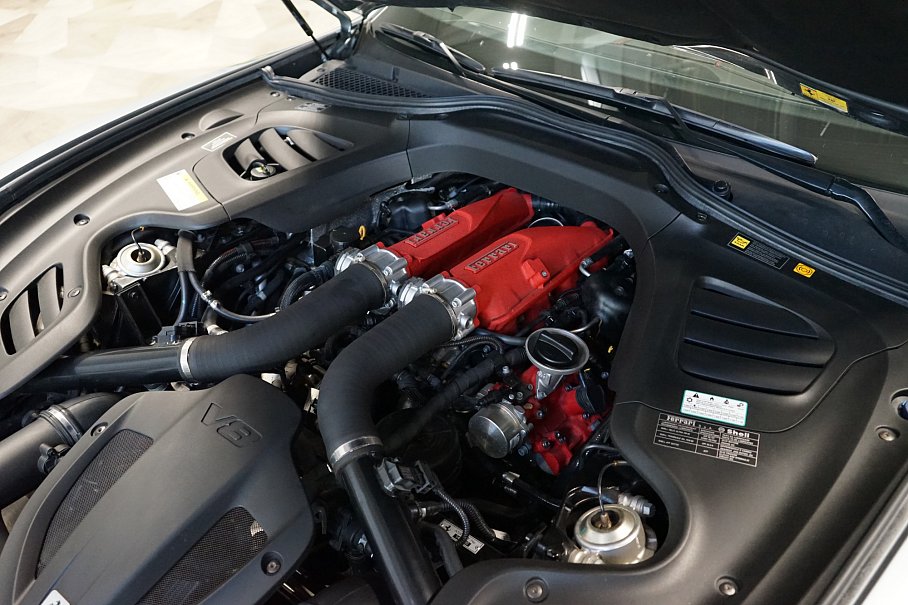 Ferrari GTC4 Lusso T