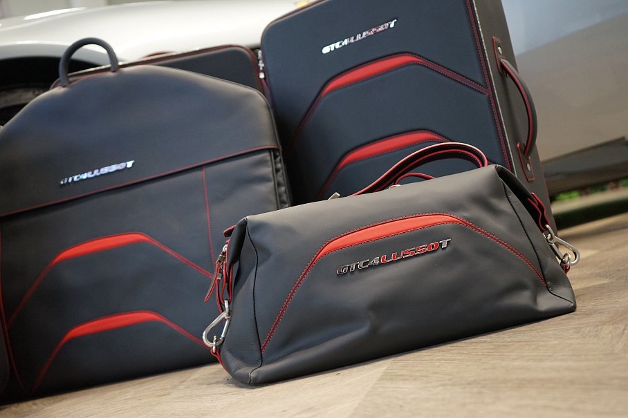 Ferrari GTC4 Lusso T