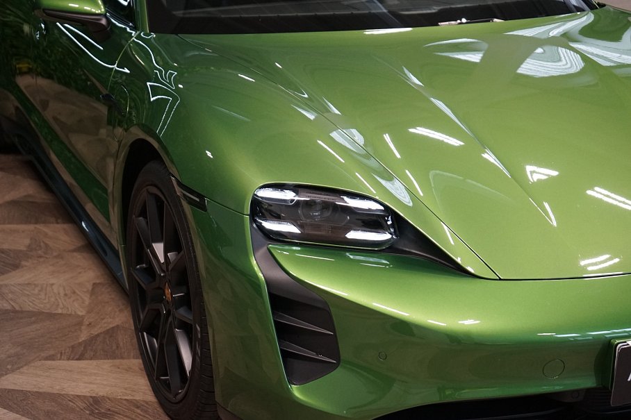 Porsche Taycan GTS Sport Turismo