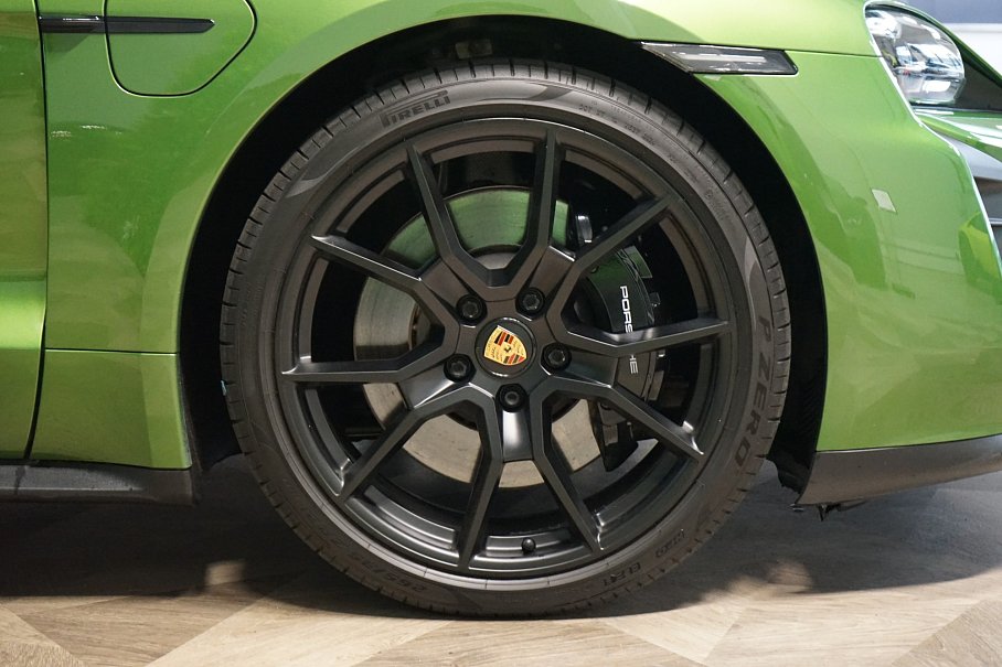 Porsche Taycan GTS Sport Turismo