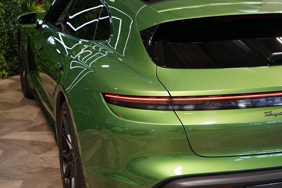 Porsche Taycan GTS Sport Turismo