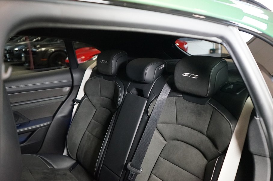 Porsche Taycan GTS Sport Turismo