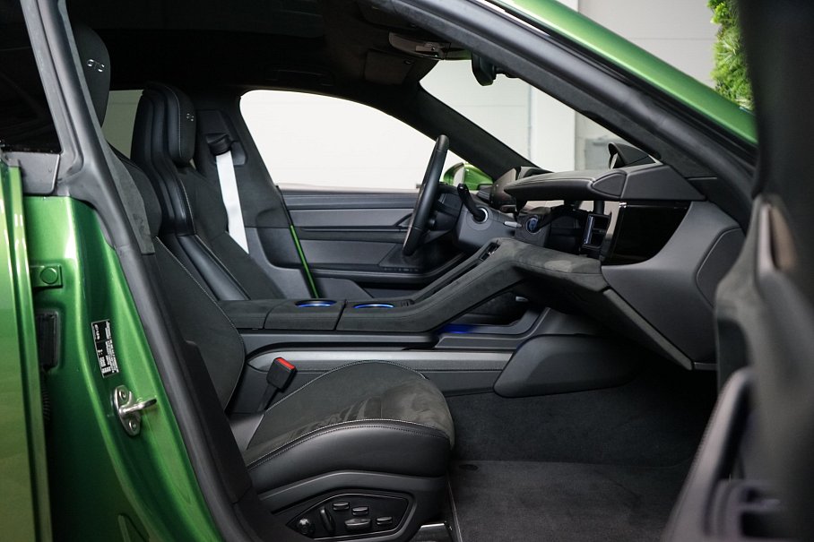 Porsche Taycan GTS Sport Turismo