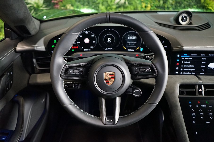 Porsche Taycan GTS Sport Turismo