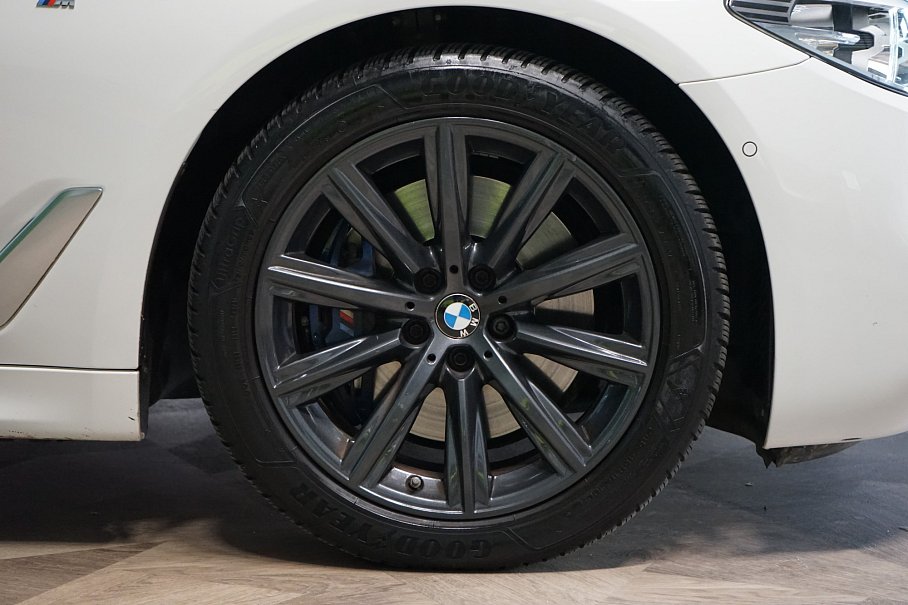 BMW Řada 5 530d xDrive Touring