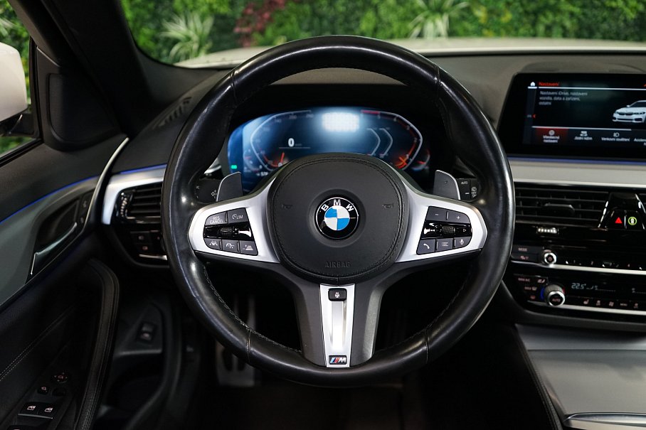 BMW Řada 5 530d xDrive Touring
