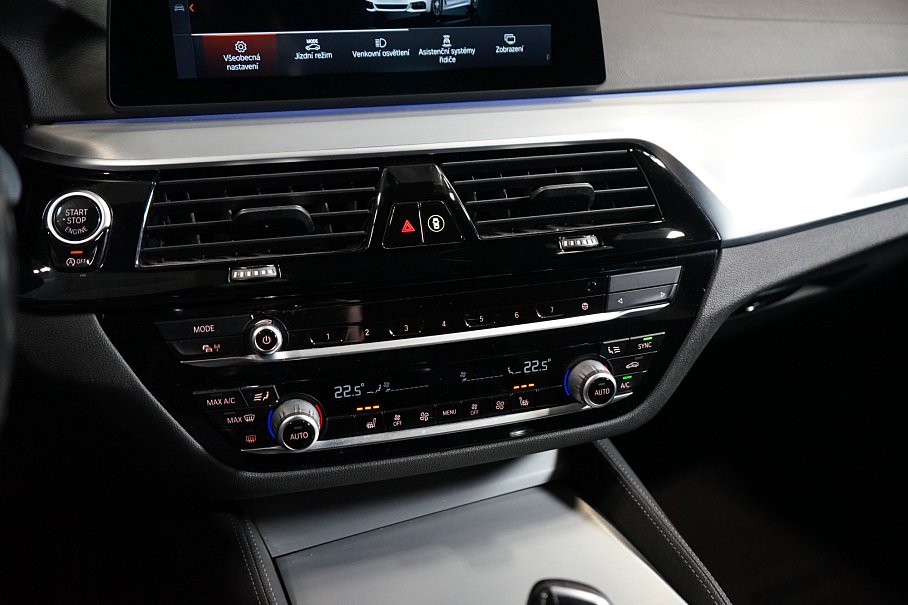 BMW Řada 5 530d xDrive Touring
