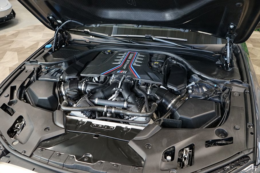 BMW M5 CS