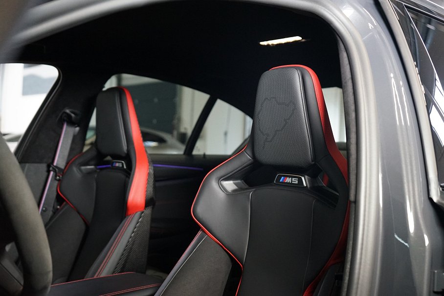 BMW M5 CS