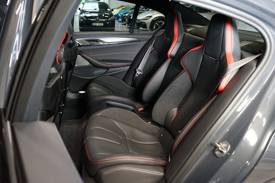 BMW M5 CS