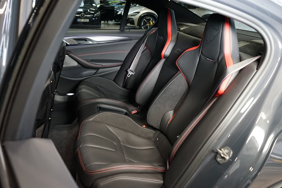 BMW M5 CS