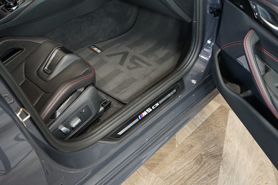 BMW M5 CS
