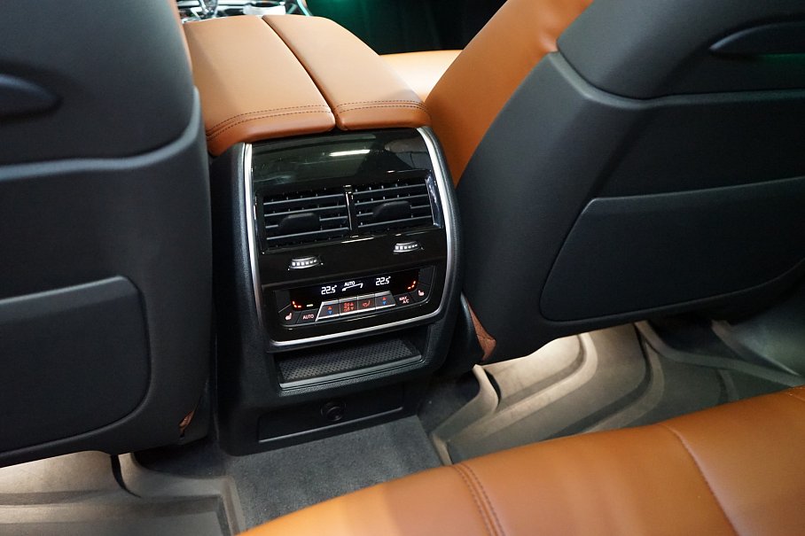 BMW X5 M50i xDrive
