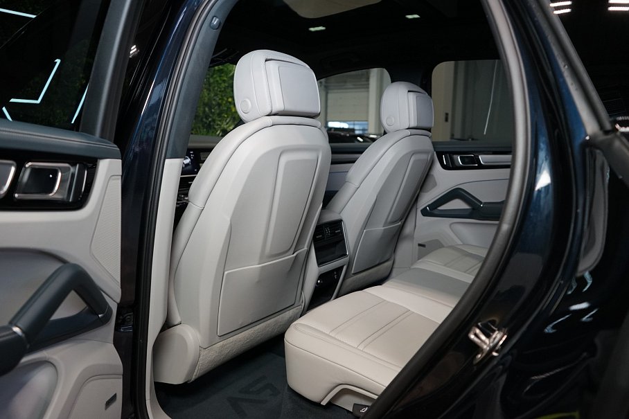 Porsche Cayenne E-Hybrid Platinum Edition