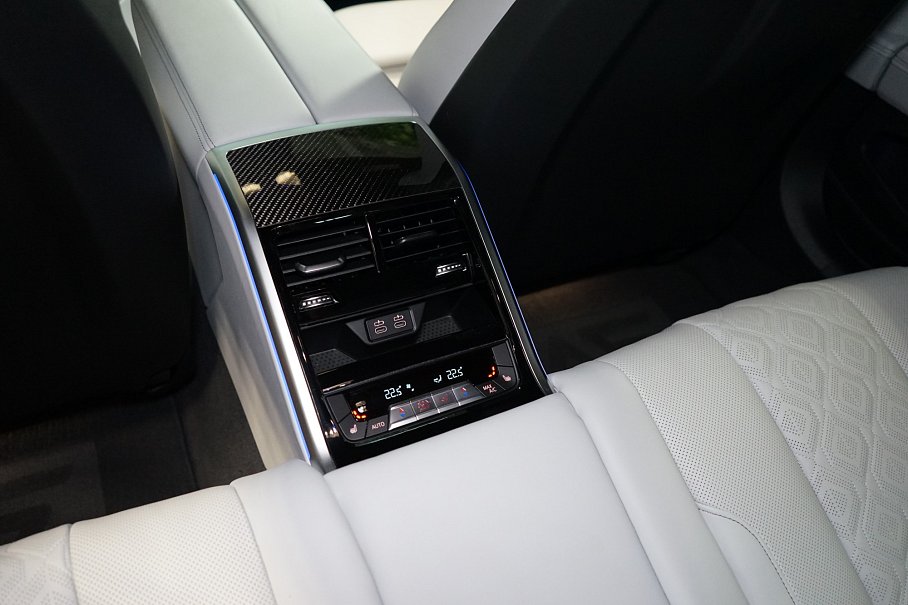 BMW M8 Gran Coupé Competition xDrive