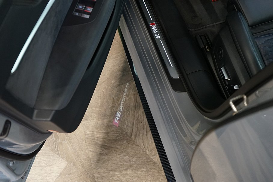Audi RS 6 Avant Performance TFSI quattro
